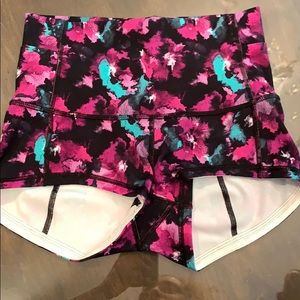 Lululemon high waisted shorts size 6